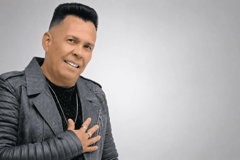 Olider Montana continúa conquistando escenarios con más de 20 años de éxitos en la música popular
