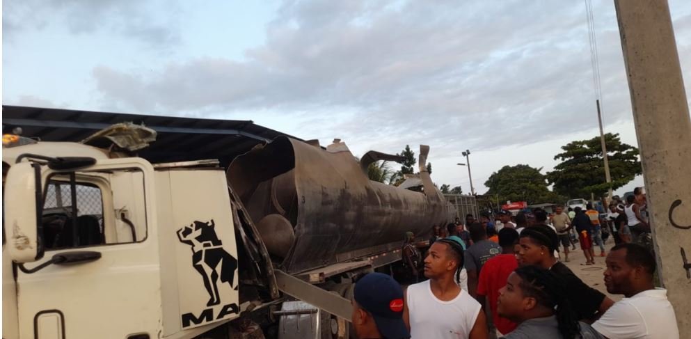 Muere tercera víctima de explosión en taller de Haina donde soldaban un camión de combustibles