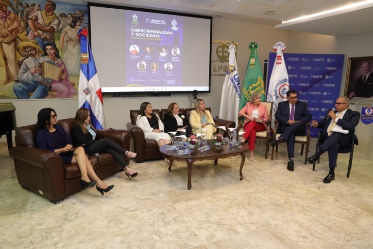 Unapec reúne a expertos nacionales e internacionales que alertan sobre los nuevos desafíos de la cibercriminalidad