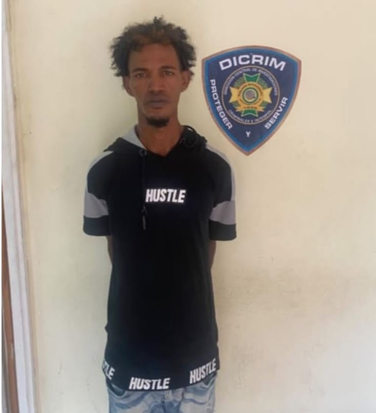 Policía busca a “Hansel Boca Negra” tras heridas de bala a dos agentes en Sabana Perdida