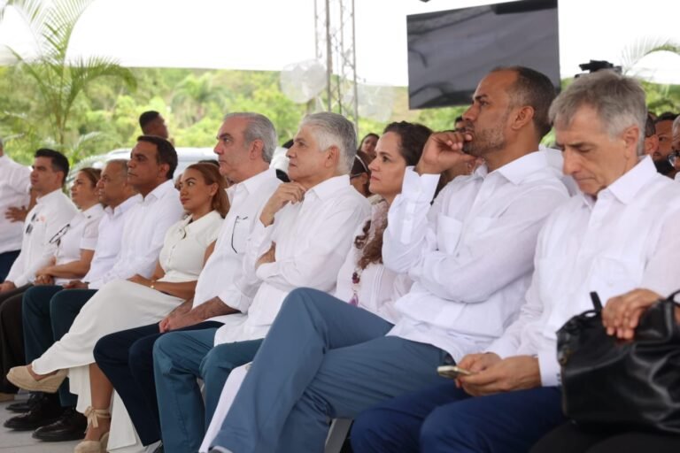 Presidente Abinader entrega carretera Las Espinas: una nueva conexión para la producción y el desarrollo de Jamao al Norte