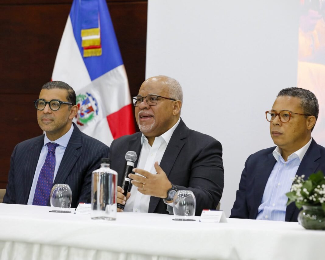 Director General PROMIPYME anuncia lanzamiento EMPRENDELAB 2026100 proyectos de innovación tecnológica concursan